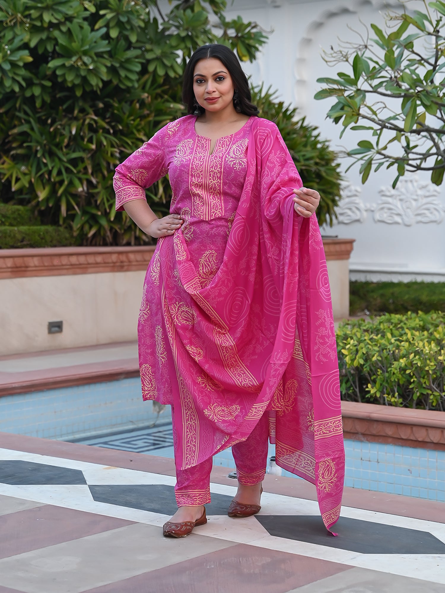 MULMUL ABHATI BLOCK PRINTED KURTA-PANTS & DUPATTA SET