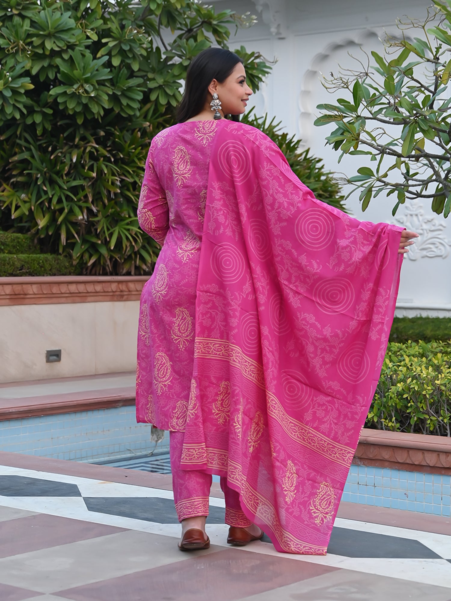MULMUL ABHATI BLOCK PRINTED KURTA-PANTS & DUPATTA SET