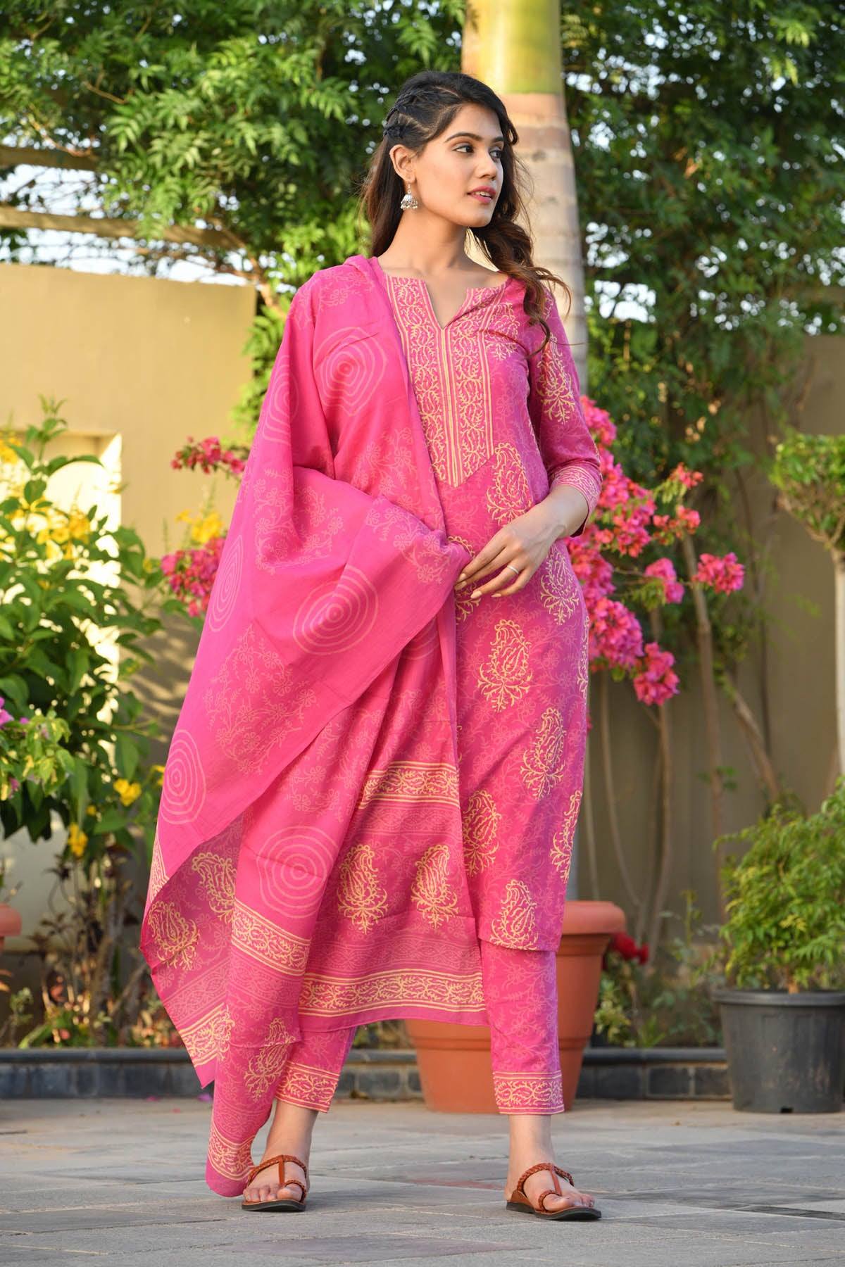 ABHATI BLOCK PRINTED KURTA-PANTS & DUPATTA SET