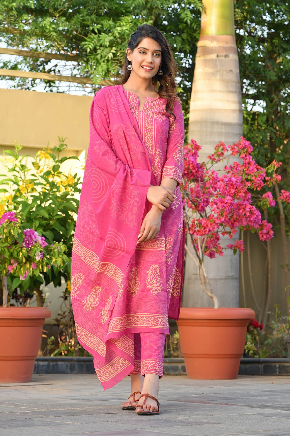 ABHATI BLOCK PRINTED KURTA-PANTS & DUPATTA SET